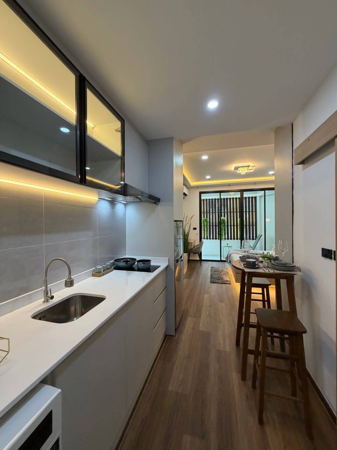 For sale : Prime Location on Pratumnak Hill | Fully Furnished Studio (32 SQM.) on 3rd Floor