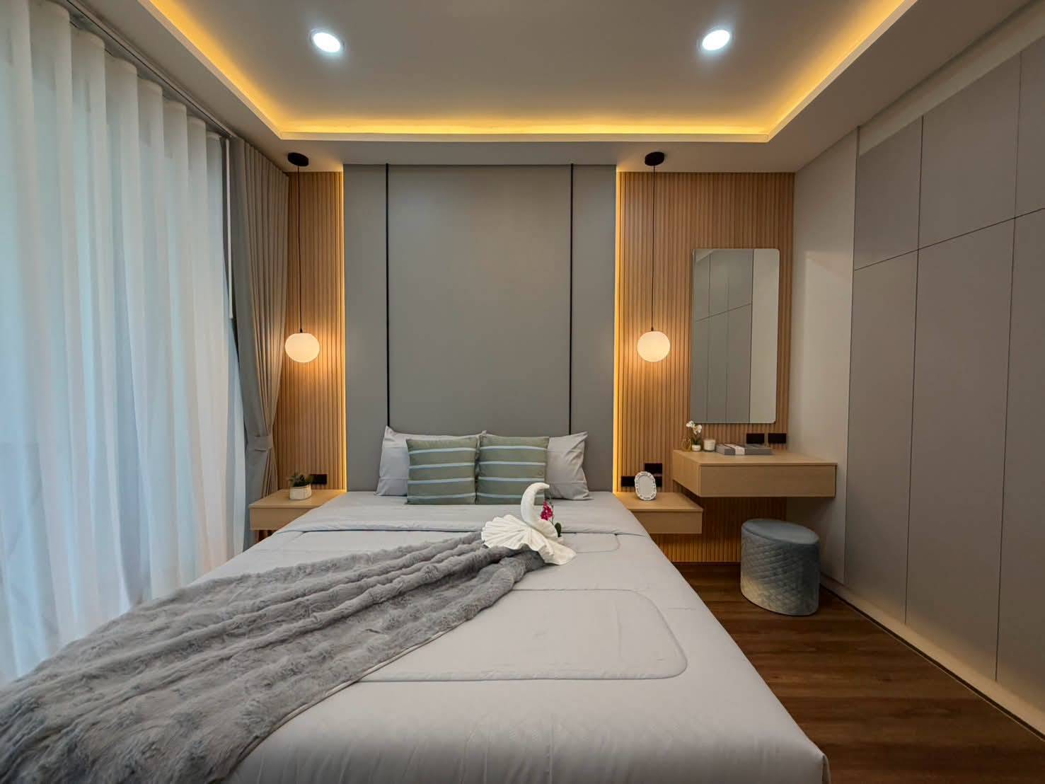 For sale : Prime Location on Pratumnak Hill | Fully Furnished Studio (32 SQM.) on 3rd Floor