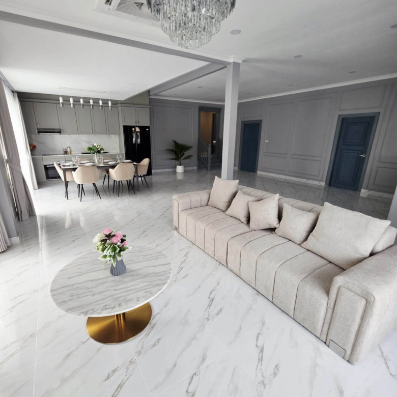 For sale : Luxury Pool Villa, 4 Beds, Private Pool & Huge Space (106 Sq.w.)