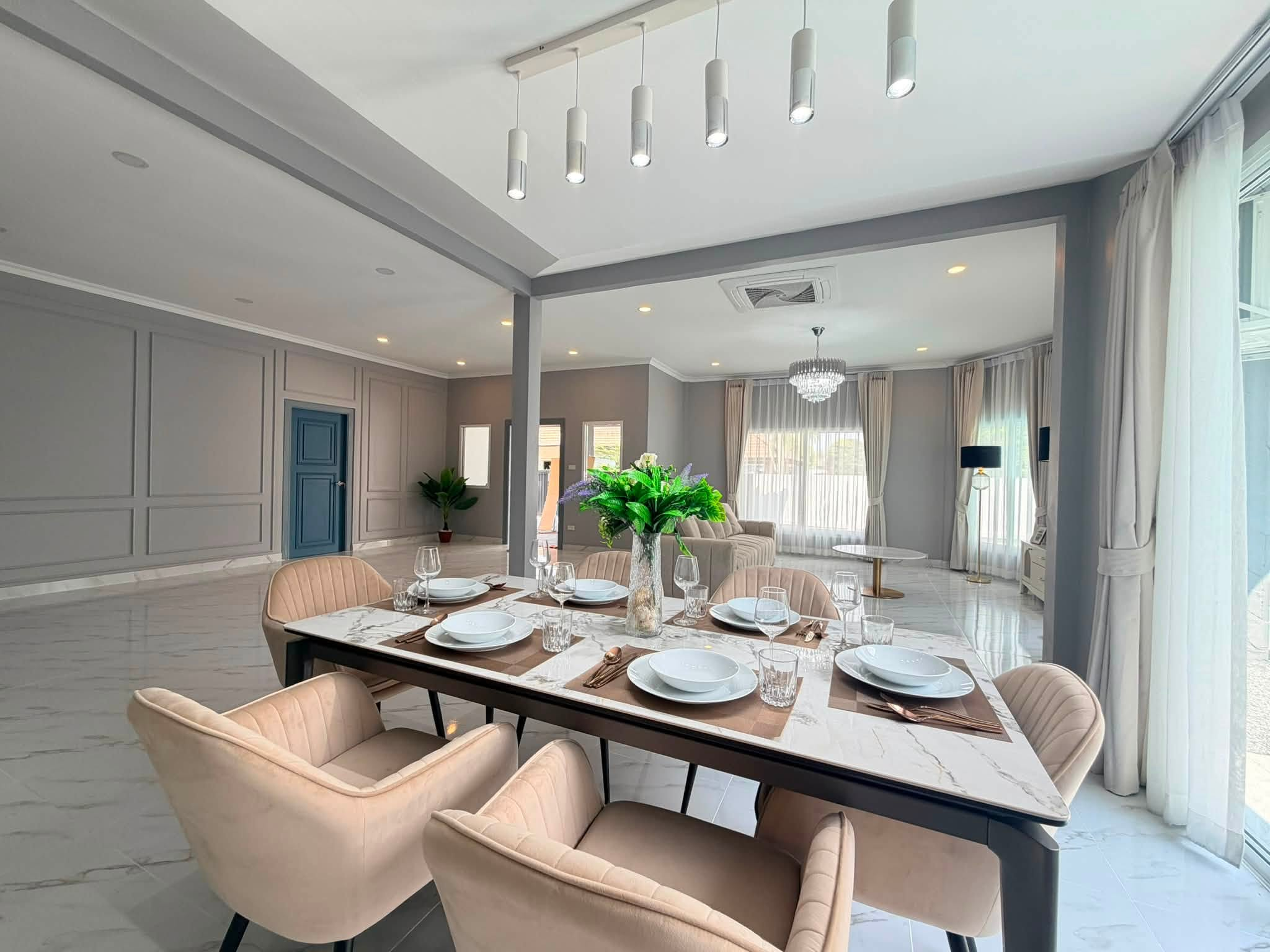 For sale : Luxury Pool Villa, 4 Beds, Private Pool & Huge Space (106 Sq.w.)