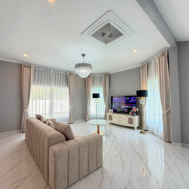 For sale : Luxury Pool Villa, 4 Beds, Private Pool & Huge Space (106 Sq.w.)