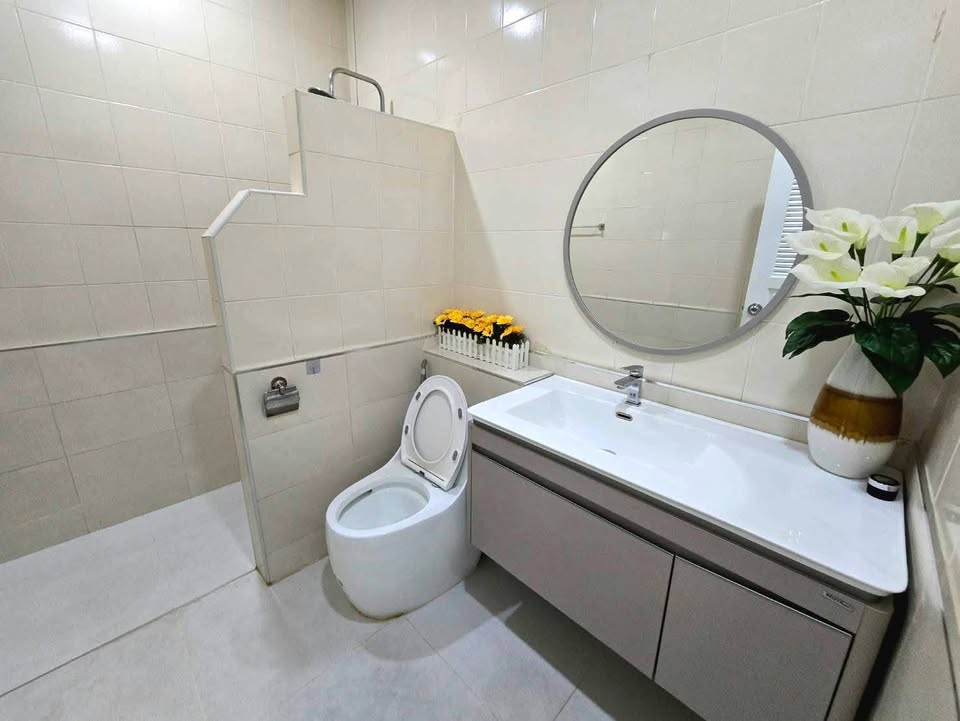 For sale : Great Value! 3 Beds, Fully Furnished House with Great Amenities