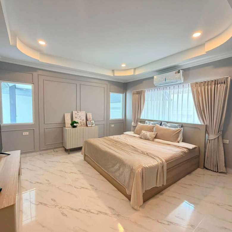 For sale : Luxury Pool Villa, 4 Beds, Private Pool & Huge Space (106 Sq.w.)