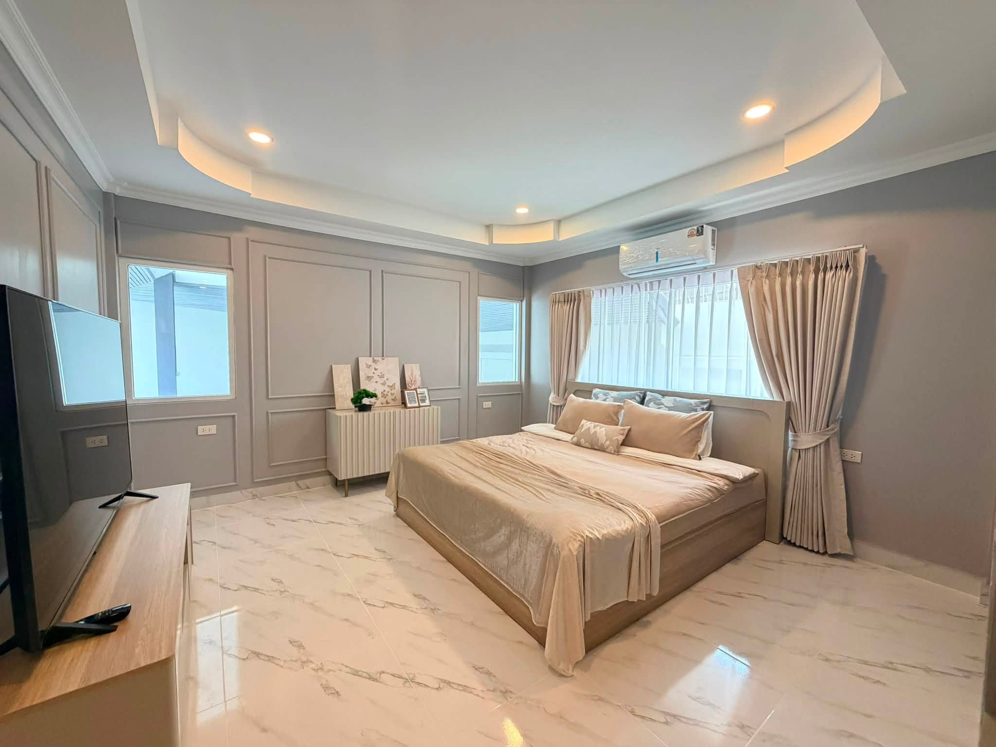 For sale : Luxury Pool Villa, 4 Beds, Private Pool & Huge Space (106 Sq.w.)