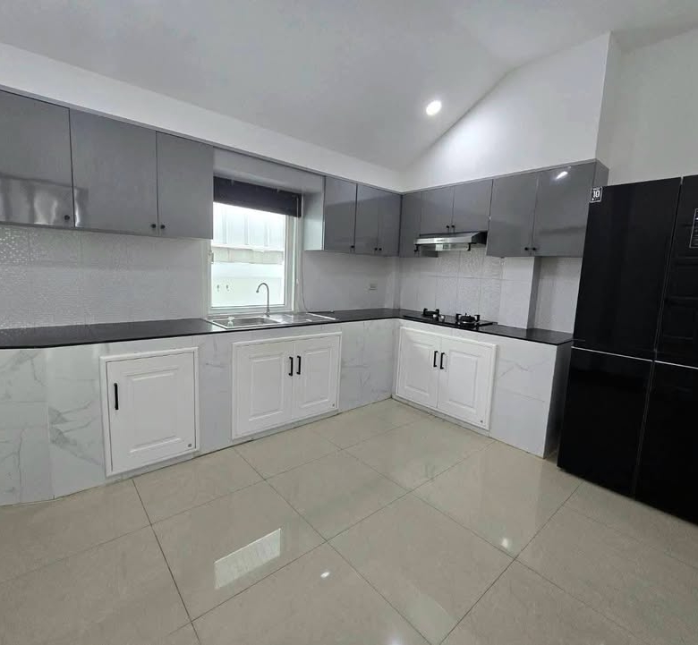 For sale : Great Value! 3 Beds, Fully Furnished House with Great Amenities