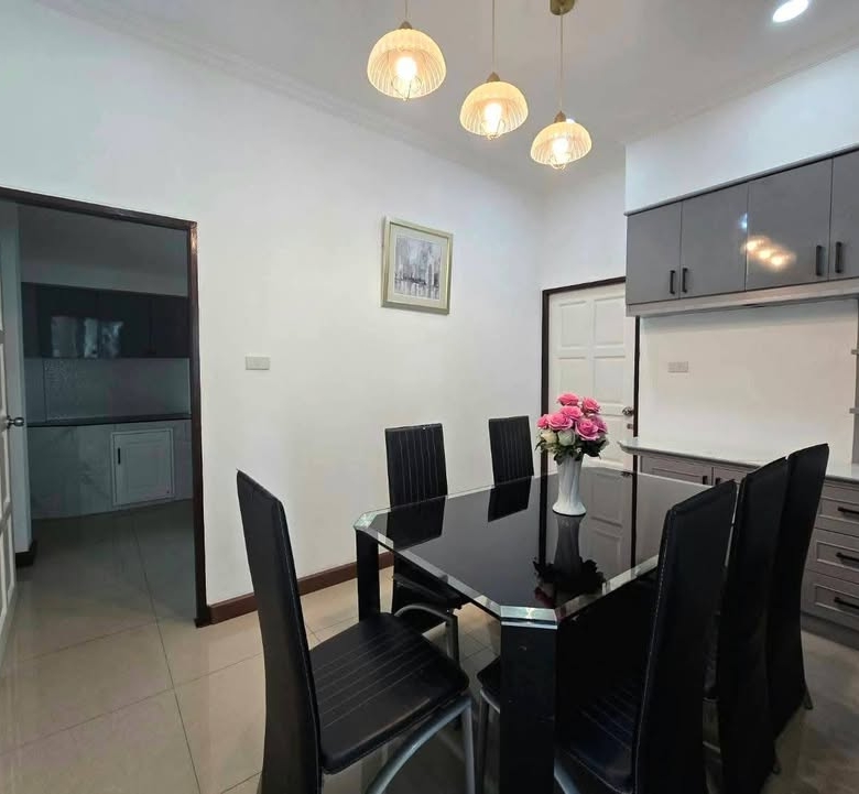 For sale : Great Value! 3 Beds, Fully Furnished House with Great Amenities