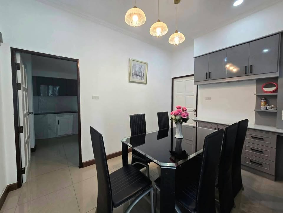 For sale : Great Value! 3 Beds, Fully Furnished House with Great Amenities