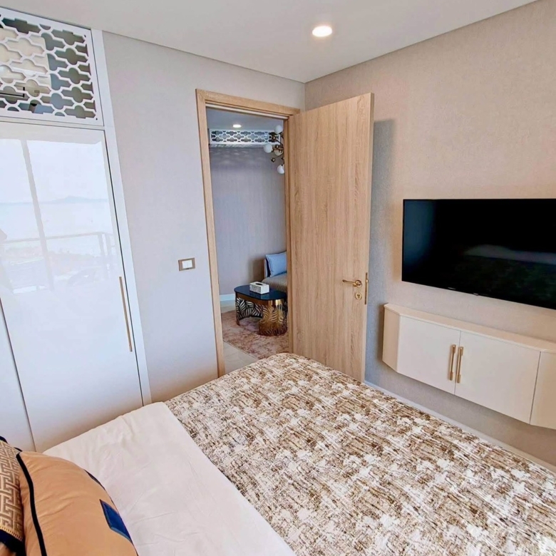 For sale : Great Value! Modern Unit with Great View & Best Price