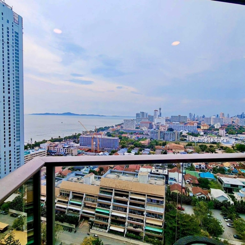 For sale : Great Value! Modern Unit with Great View & Best Price
