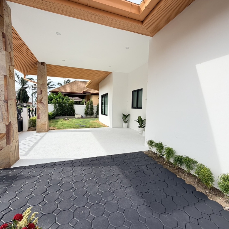 For sale : Best Price! 6.9M Baht, Modern Pool Villa with 75 SQW. Land Area