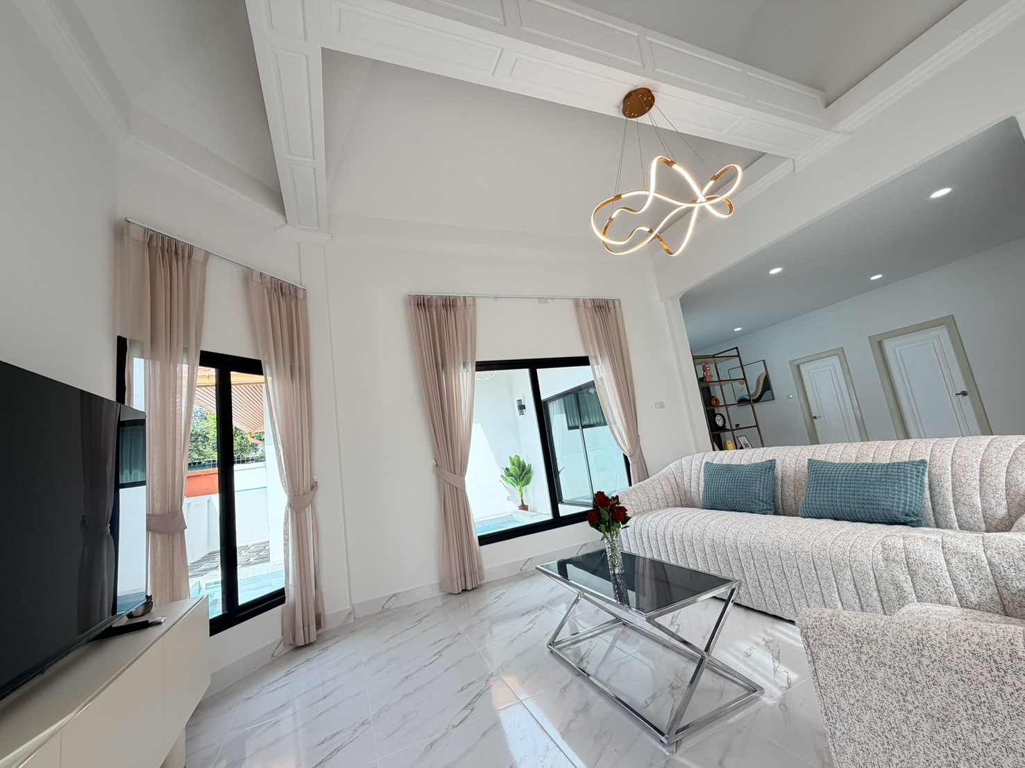 For sale : Best Price! 6.9M Baht, Modern Pool Villa with 75 SQW. Land Area