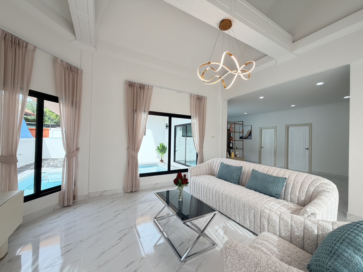 For sale : Best Price! 6.9M Baht, Modern Pool Villa with 75 SQW. Land Area