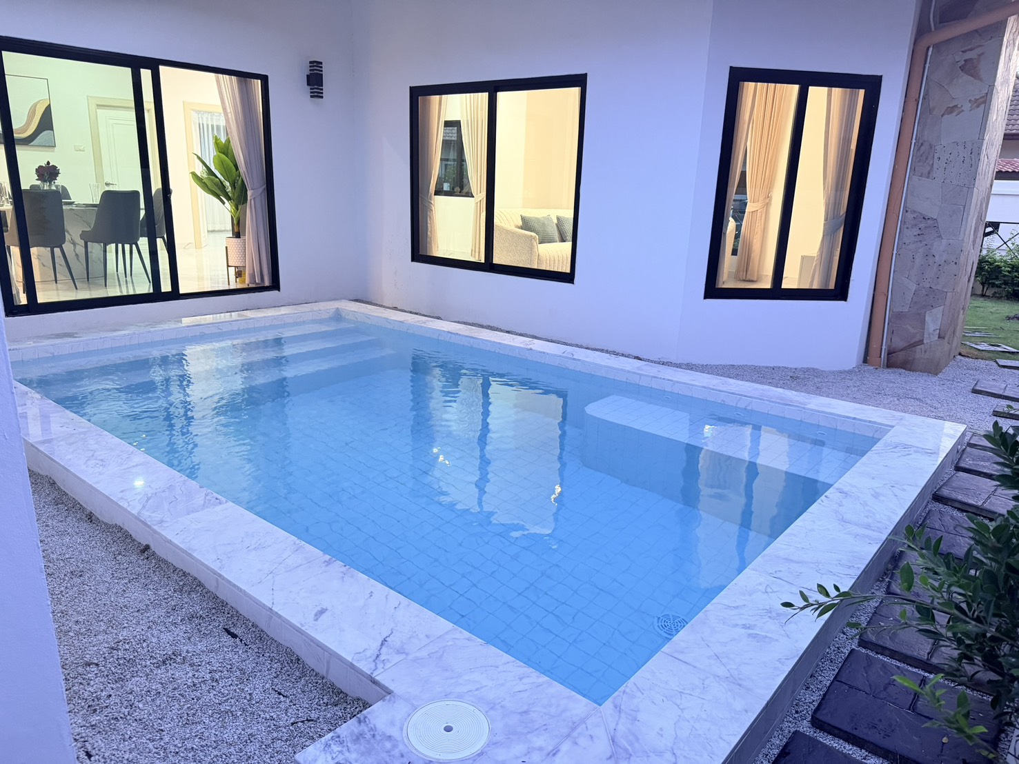 For sale : Best Price! 6.9M Baht, Modern Pool Villa with 75 SQW. Land Area