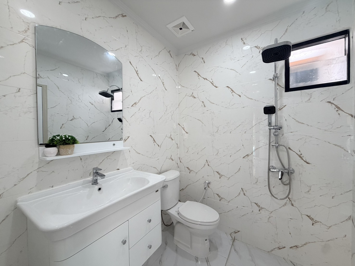 For sale : Best Price! 6.9M Baht, Modern Pool Villa with 75 SQW. Land Area
