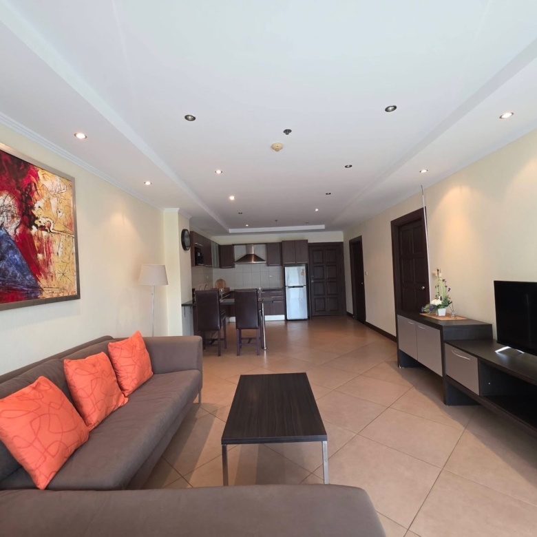 На продажу: просторный кондо с 1 спальней в The Residence Jomtien