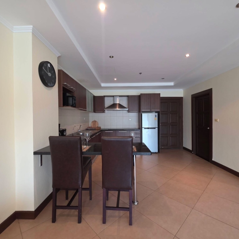 На продажу: просторный кондо с 1 спальней в The Residence Jomtien