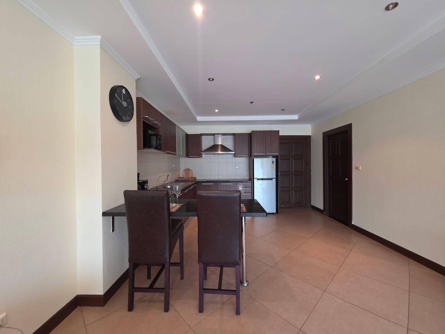 На продажу: просторный кондо с 1 спальней в The Residence Jomtien