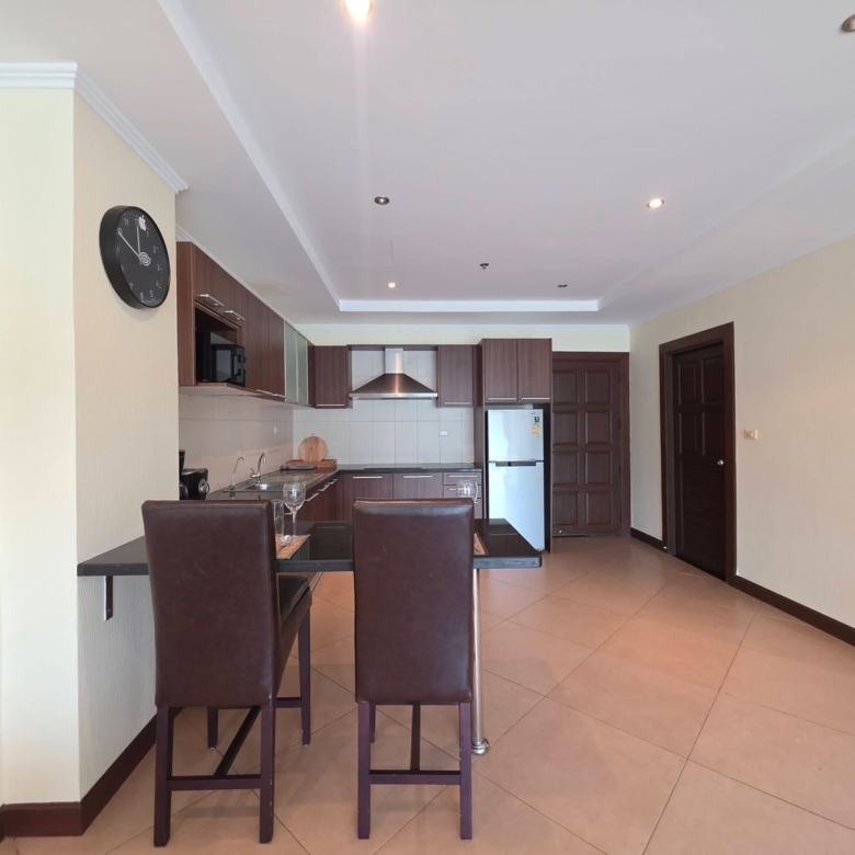 На продажу: просторный кондо с 1 спальней в The Residence Jomtien
