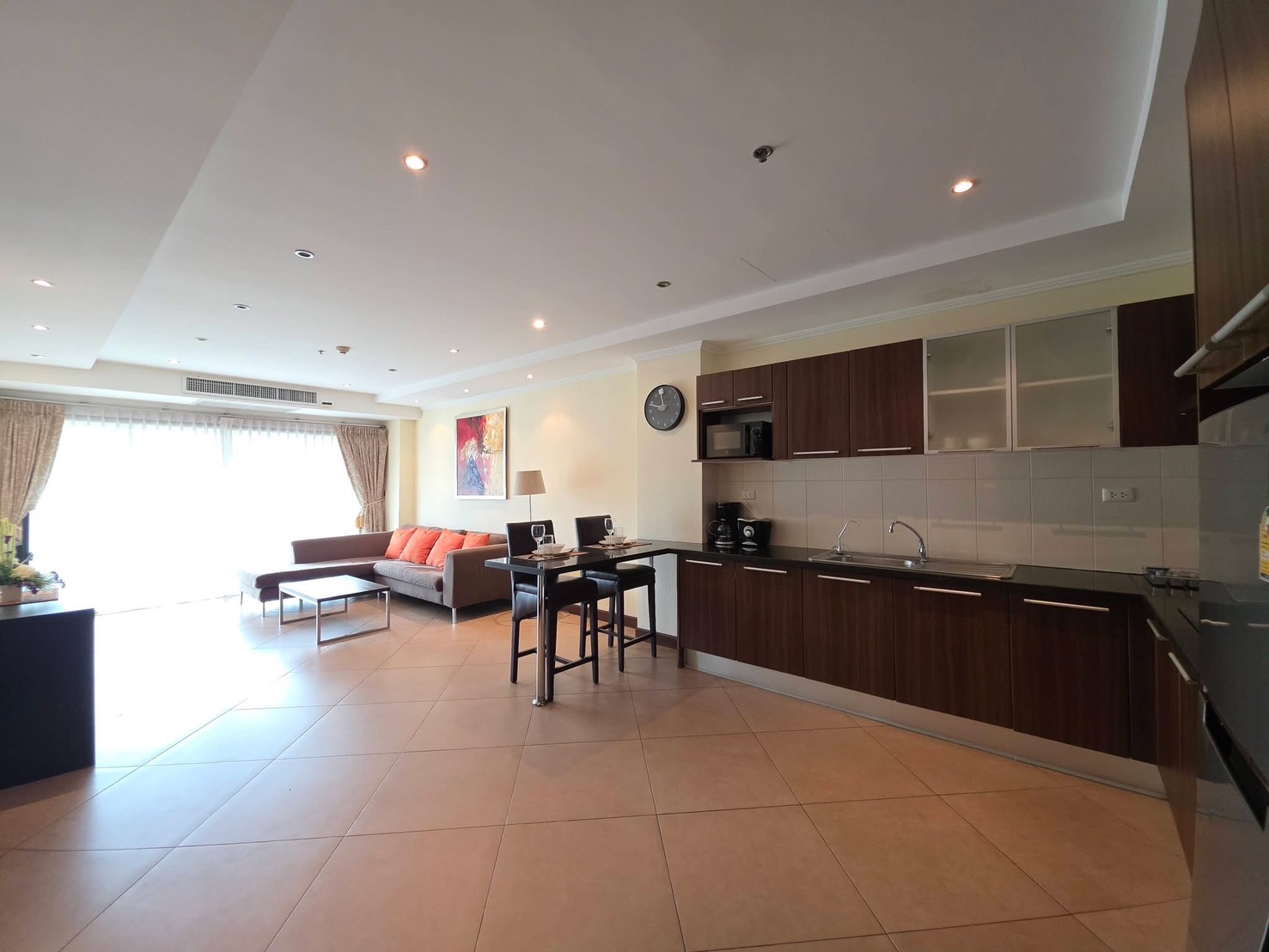 На продажу: просторный кондо с 1 спальней в The Residence Jomtien