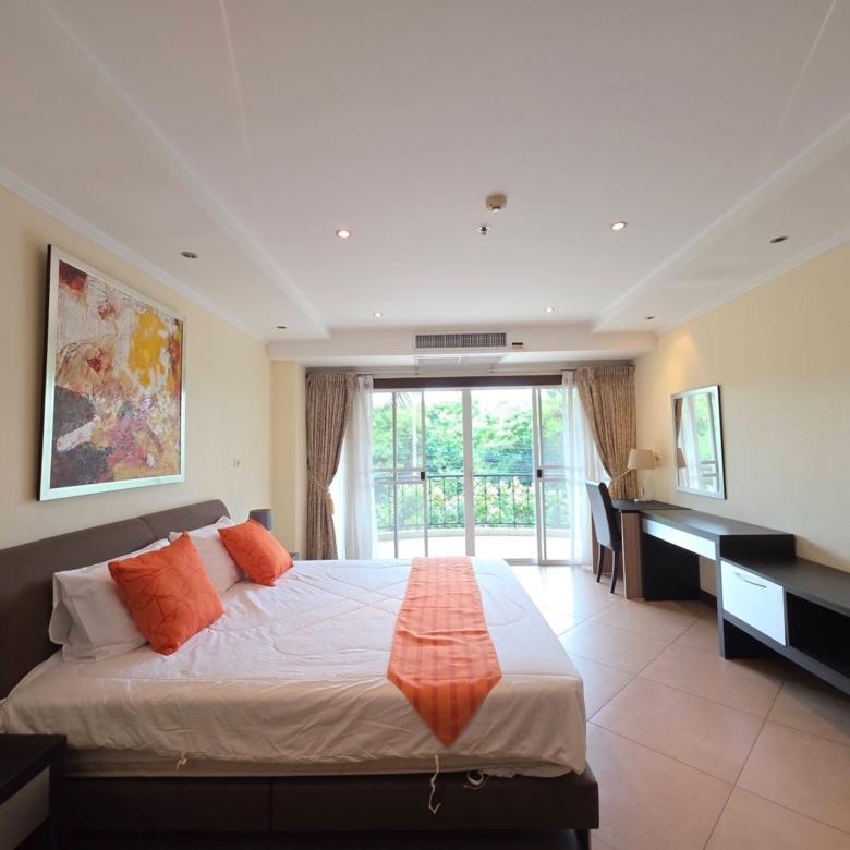 На продажу: просторный кондо с 1 спальней в The Residence Jomtien