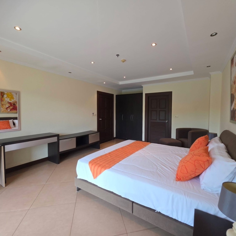 На продажу: просторный кондо с 1 спальней в The Residence Jomtien