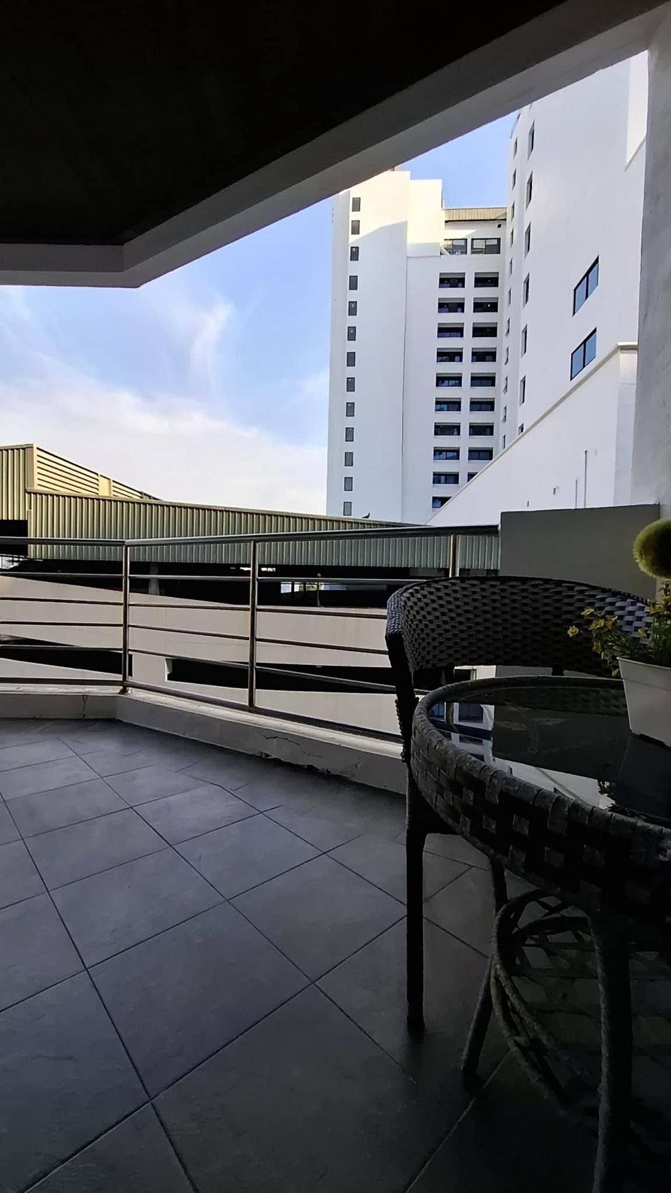 В аренду : Кондоминиум в аренду, всего 2 минуты до моря @ Jomtien Plaza Residence