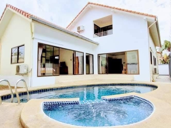 For Rent : 5 Bedroom Pool Villa For Rent at Jomtien, Pattaya