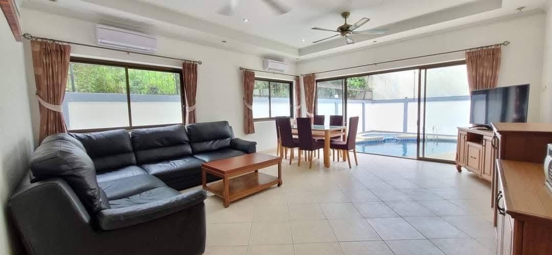For Rent : 5 Bedroom Pool Villa For Rent at Jomtien, Pattaya