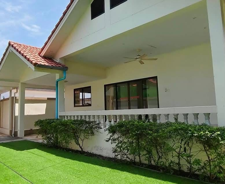 For Rent : 5 Bedroom Pool Villa For Rent at Jomtien, Pattaya