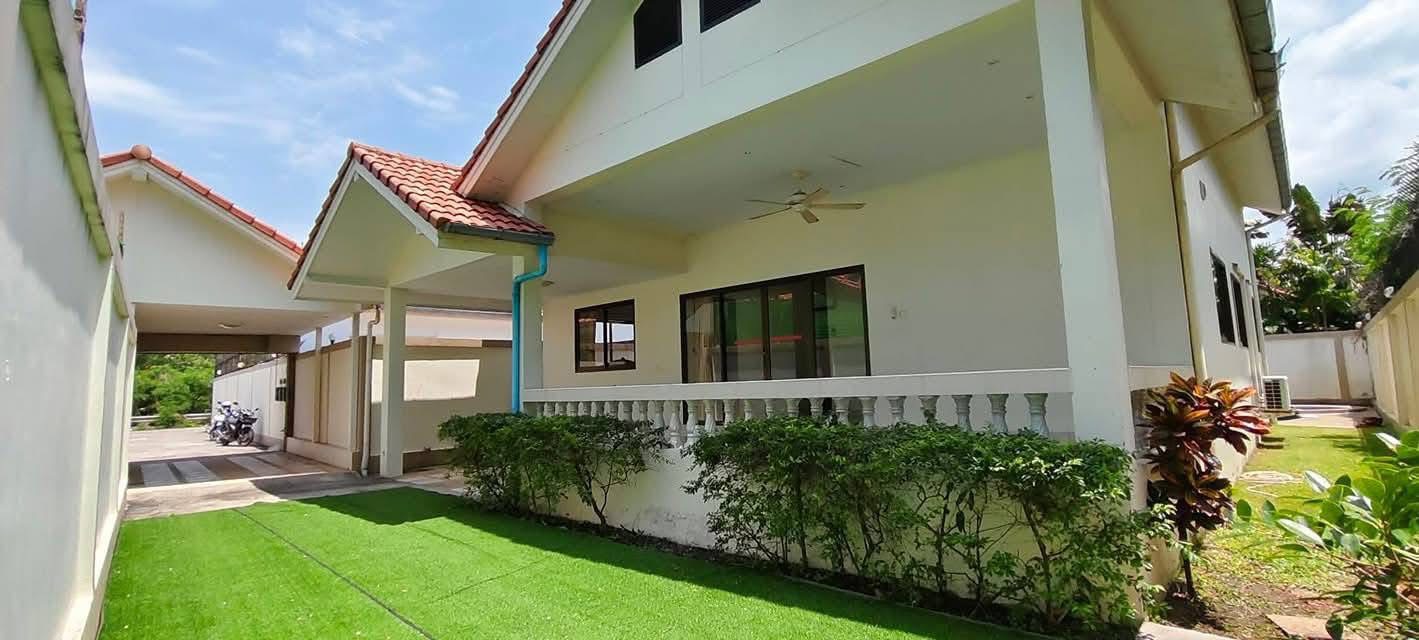 For Rent : 5 Bedroom Pool Villa For Rent at Jomtien, Pattaya