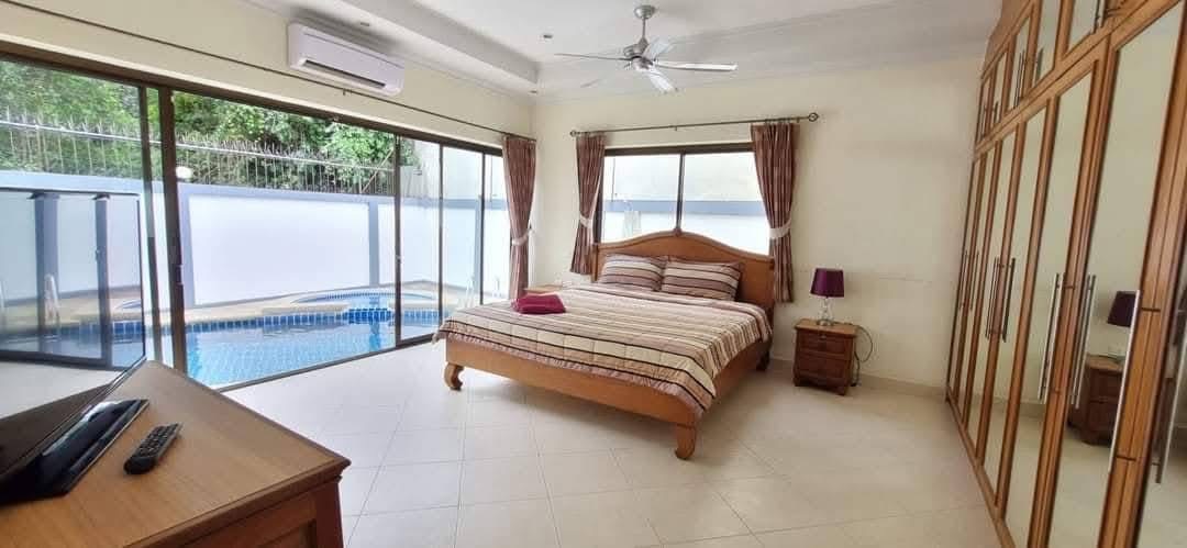 For Rent : 5 Bedroom Pool Villa For Rent at Jomtien, Pattaya