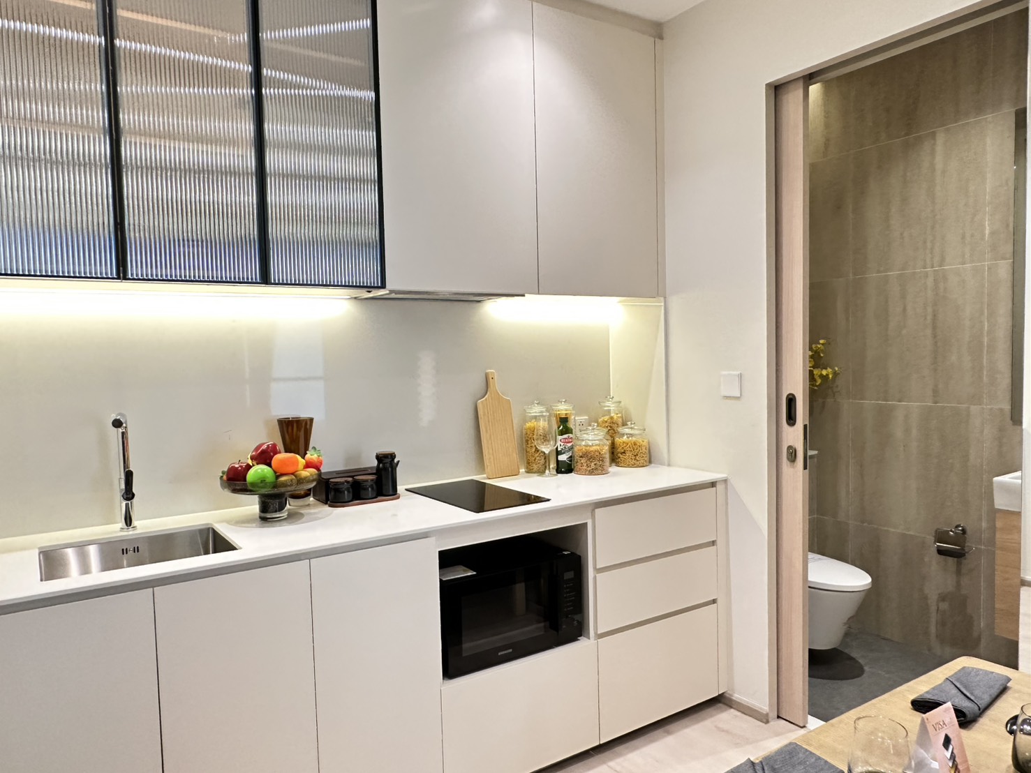 For sale : Hot Property in center Pattaya | Luxury 1-Bedroom Unit, Best Investment & Special Promotion
