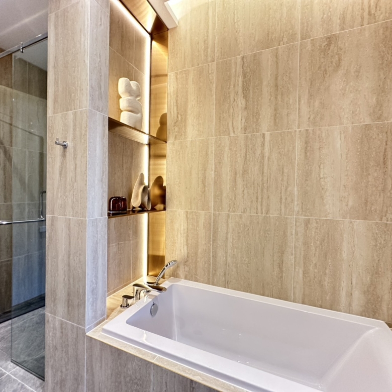 For sale : Hot Property in Wongamat | Luxury 2-Bedroom Unit, Best Investment & Special Promotion