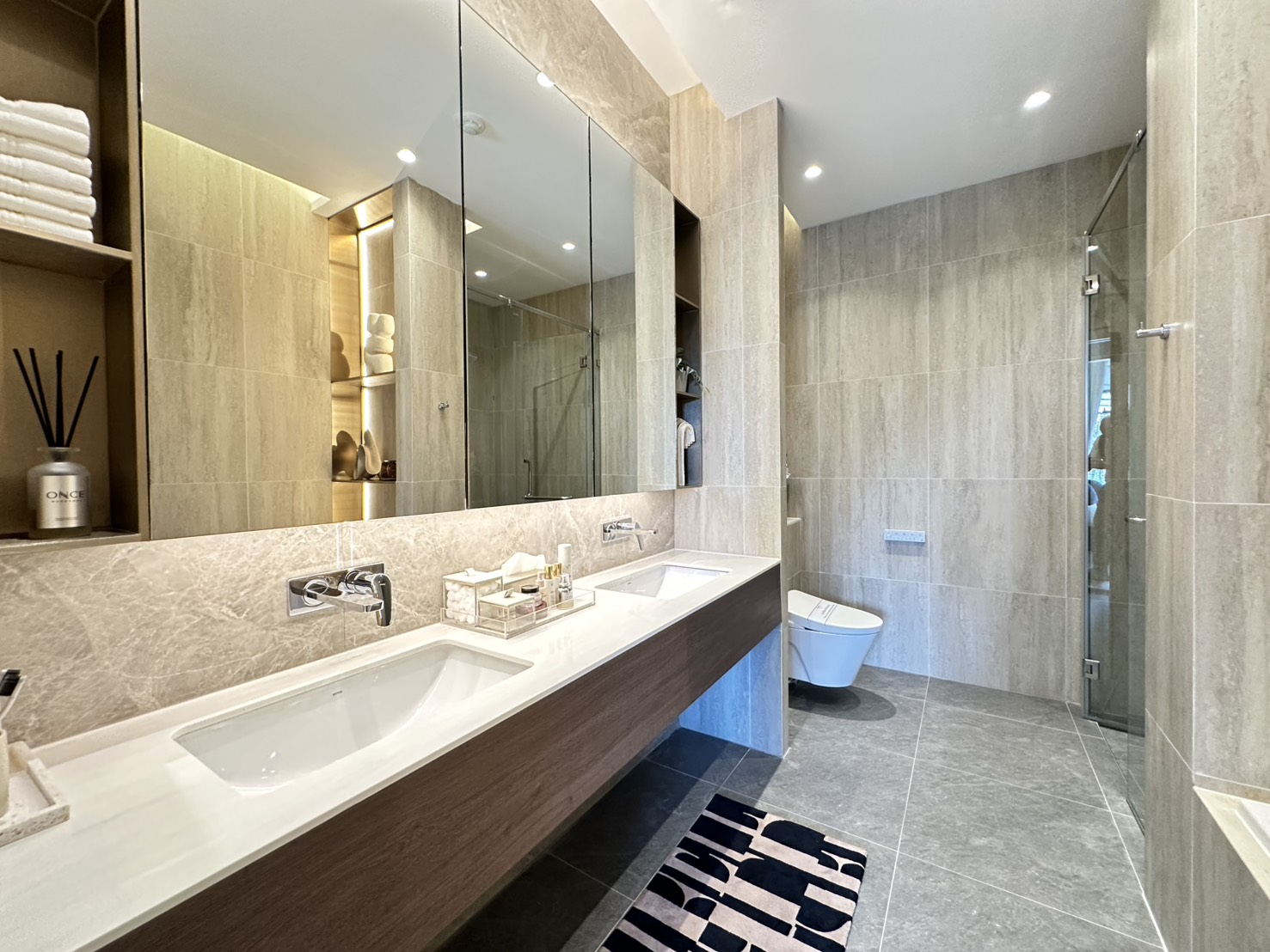 For sale : Hot Property in Wongamat | Luxury 2-Bedroom Unit, Best Investment & Special Promotion