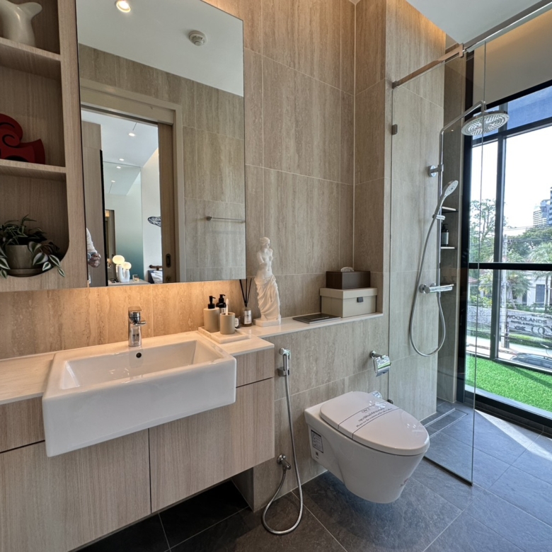 For sale : Hot Property in Wongamat | Luxury 2-Bedroom Unit, Best Investment & Special Promotion