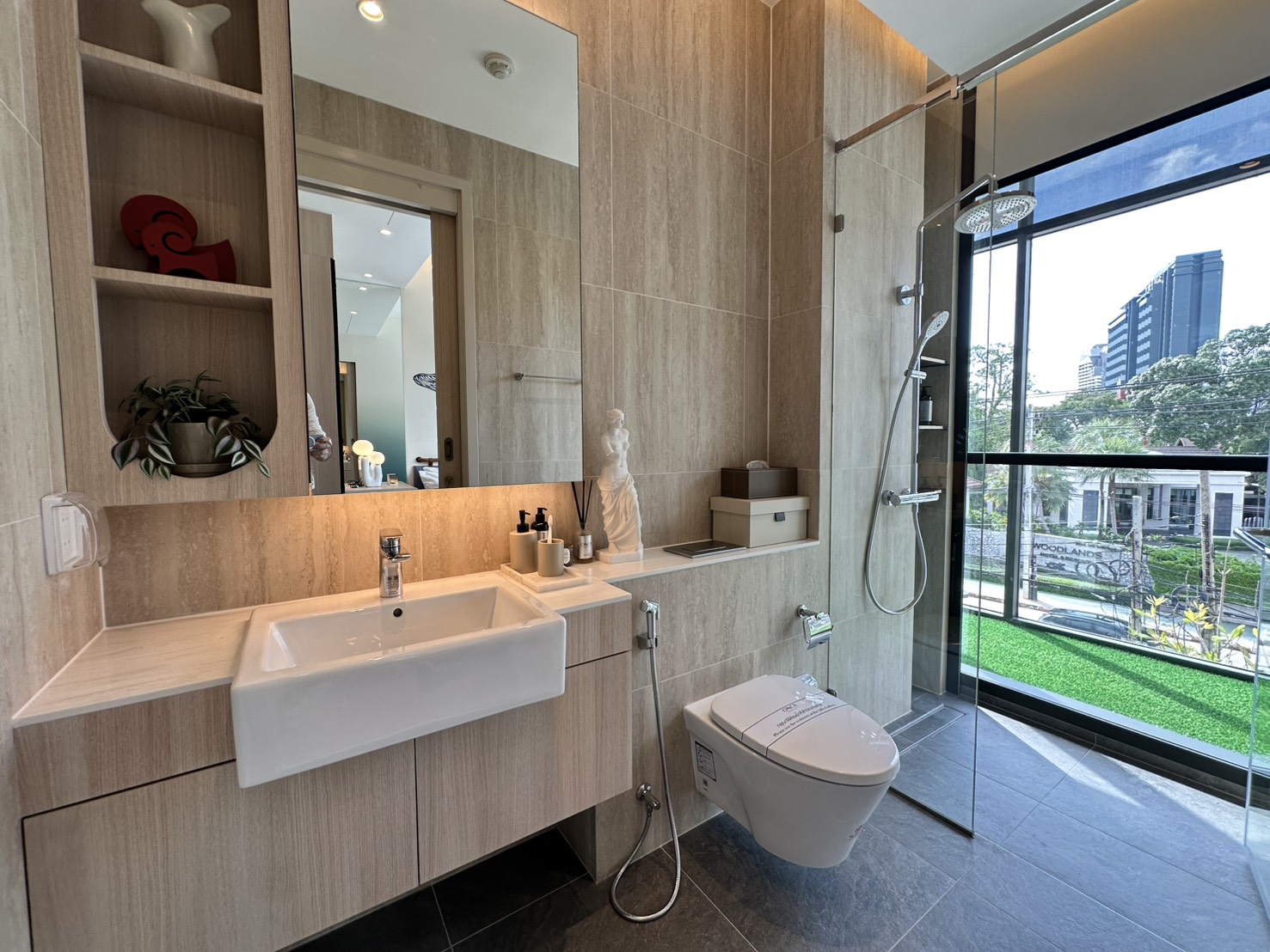 For sale : Hot Property in Wongamat | Luxury 2-Bedroom Unit, Best Investment & Special Promotion