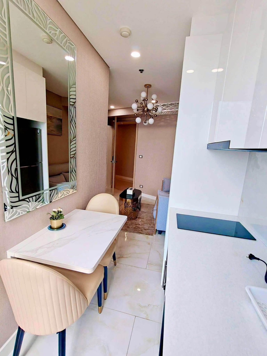 На продажу: роскошный кондо на первой линии у моря в Copacabana Beach Jomtien