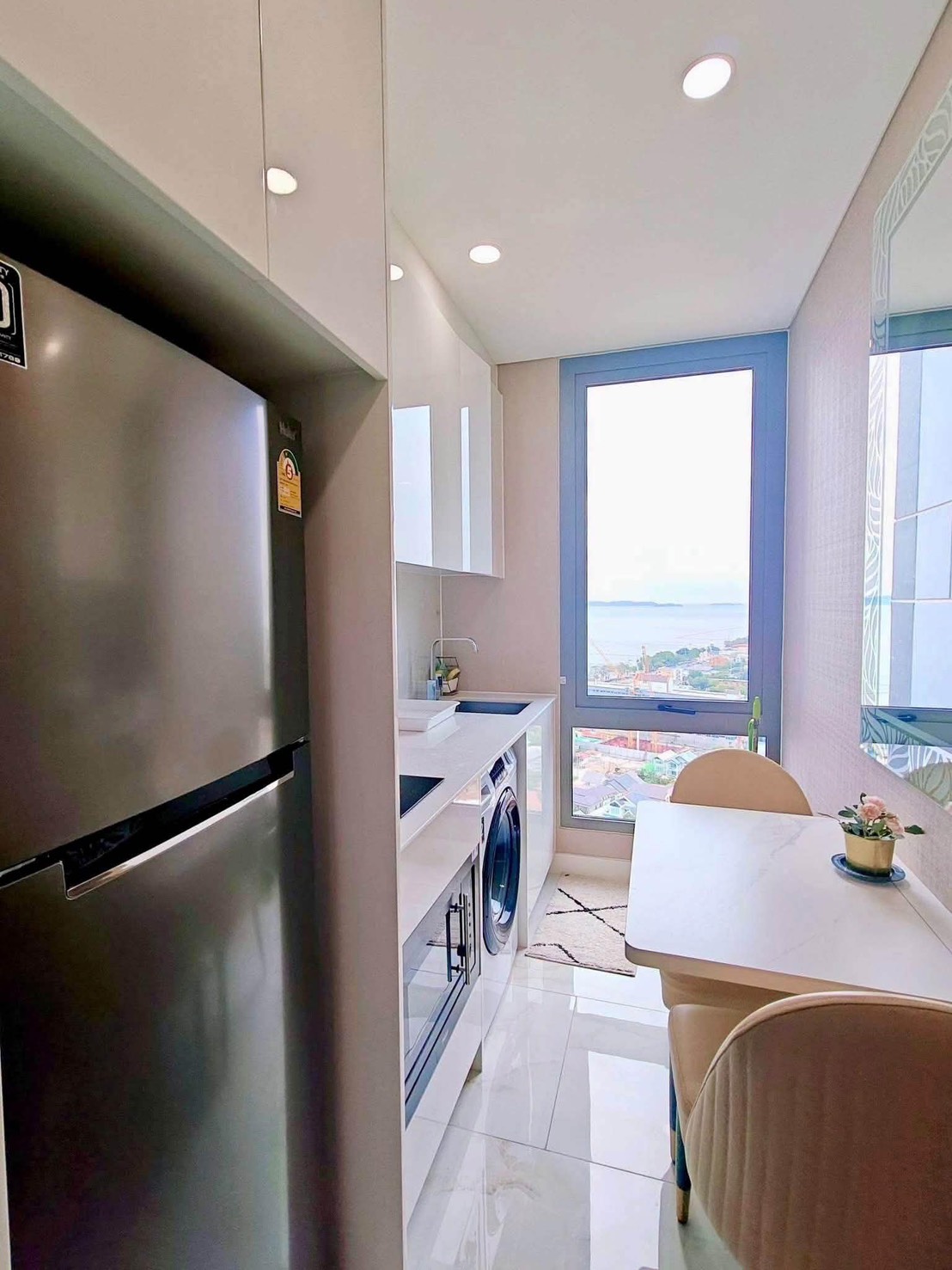 На продажу: роскошный кондо на первой линии у моря в Copacabana Beach Jomtien